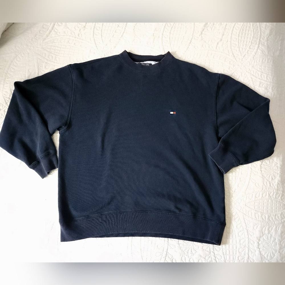 Vintage 1990's Navy Blue Longsleeve Pullover Sweatshirt From Tommy Hilfiger